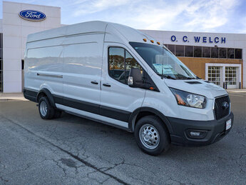 2024 Oxford White Ford Transit Cargo Van 3 Door Van Automatic Twin Turbo Regular Unleaded V-6 3.5 L/213 Engine AWD