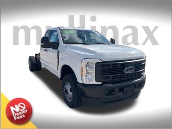 2025 Ford Super Duty F-350 DRW XL 4X4 7.3L V8 PFI OHV 16V Federal 335hp Engine 4 Door Truck
