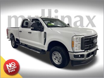 2023 Oxford White Ford Super Duty F-250 SRW XL 4 Door Automatic 6.8L V8 Engine Truck 4X4