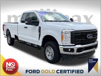 2023 Oxford White Ford Super Duty F-250 SRW XL Automatic 4 Door 4X4 6.8L V8 Engine