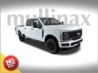 2025 Oxford White Ford Super Duty F-250 SRW STX 4 Door 6.8L V8 Engine Automatic Truck 4X4