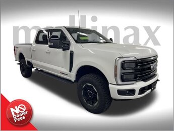 2025 Ford Super Duty F-250 SRW Platinum Automatic 6.7L Power Stroke V8 Turbodiesel Engine 4X4 4 Door