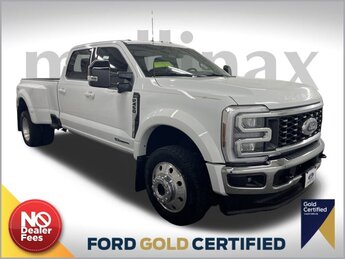 2025 Oxford White Ford Super Duty F-450 DRW Lariat 4 Door 4X4 Automatic Power Stroke 6.7L V8 DI 32V OHV Turbodiesel Engine Truck
