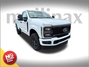 2025 Oxford White Ford Super Duty F-350 SRW STX Automatic 2 Door 7.3L V8 PFI SOHC 16V Federal 405hp Engine