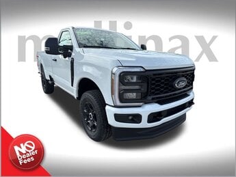 2025 Oxford White Ford Super Duty F-350 SRW STX 2 Door Truck 4X4 Automatic