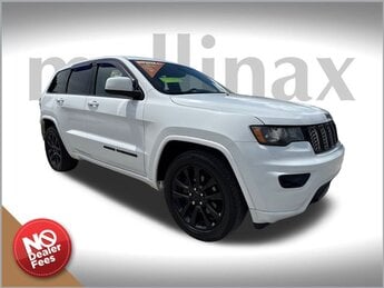 2017 Bright White Clearcoat Jeep Grand Cherokee Altitude 3.6L V6 24V VVT Engine 4 Door SUV Automatic RWD