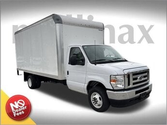 2025 Oxford White Ford E-450SD Base RWD Automatic 2 Door Specialty Vehicle Cutaway