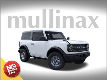 2025 Oxford White Ford Bronco Base 2.3L EcoBoost I-4 Engine 2 Door SUV