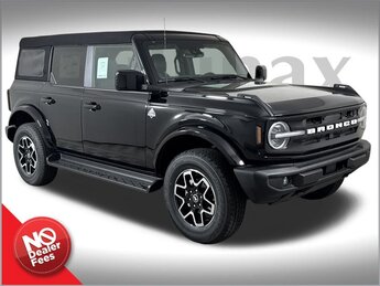 2025 Shadow Black Ford Bronco Outer Banks 4 Door 4X4 2.3L EcoBoost I-4 Engine