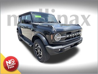 2025 Shadow Black Ford Bronco Outer Banks Automatic 4 Door SUV 4X4 2.3L EcoBoost I-4 Engine