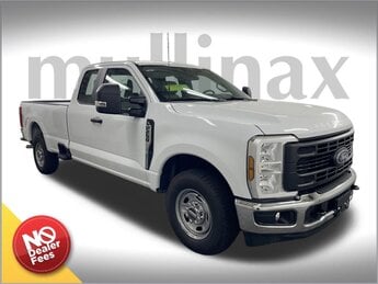 2025 OXFORD WHITE Ford Super Duty F-250 SRW XL 6.8L V8 Engine RWD Automatic 4 Door