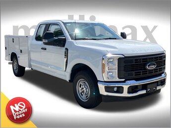 2025 Oxford White Ford Super Duty F-250 SRW XL Truck 6.8L V8 Engine Automatic 4 Door