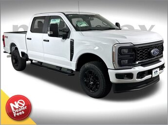 2025 Oxford White Ford Super Duty F-250 SRW STX Truck 4X4 Automatic 6.8L V8 Engine 4 Door