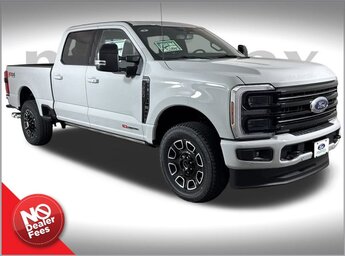 2025 Ford Super Duty F-250 SRW Platinum 6.7L High Output Power Stroke V8 Diesel Engine Automatic 4X4 4 Door