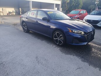 2024 Nissan Altima 2.5 SR 2.5L 4-Cylinder DOHC 16V Engine 4 Door AWD Automatic (CVT)