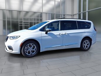 2023 Chrysler Pacifica Limited 4 Door 3.6L V6 24V VVT Engine FWD Automatic Van