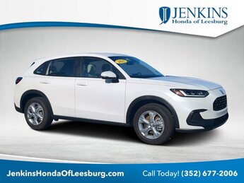 2025 Platinum White Pearl Honda HR-V LX 4 Door SUV FWD Automatic (CVT) Regular Unleaded I-4 2.0 L/122 Engine