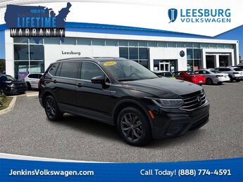 2024 Deep Black Pearl Volkswagen Tiguan SE Automatic FWD 4 Door SUV