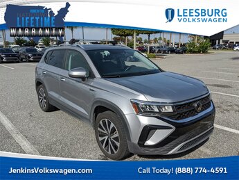2022 Pyrite Silver Metallic Volkswagen Taos SE 4 Door 1.5L I4 Turbocharged DOHC 16V LEV3-SULEV30 158hp Engine Automatic