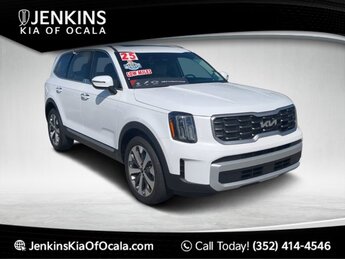2025 Glacial White Pearl Kia Telluride S Automatic 4 Door Regular Unleaded V-6 3.8 L/231 Engine FWD
