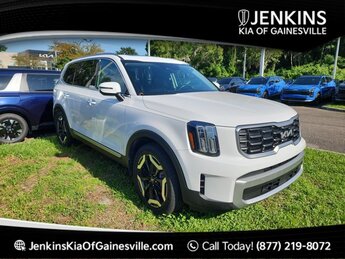 2023 Glacial White Pearl Kia Telluride S FWD 4 Door Automatic Regular Unleaded V-6 3.8 L/231 Engine