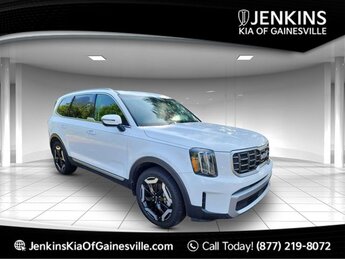 2023 Glacial White Pearl Kia Telluride S SUV Regular Unleaded V-6 3.8 L/231 Engine FWD
