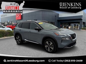 2022 Boulder Gray Pearl/Super Black Nissan Rogue SL Automatic (CVT) FWD 1.5L I3 Turbocharged DOHC 12V LEV3-ULEV50 201hp Engine SUV 4 Door