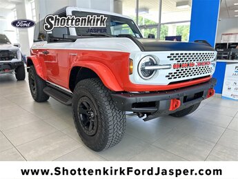 2025 Oxford White Ford Bronco 4X4 2.7L EcoBoost V6 Engine Automatic 2 Door