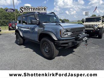 2024 Azure Gray Metallic Tri-Coat Ford Bronco Everglades 4X4 4 Door SUV Automatic