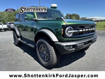 2025 Eruption Green Metallic Ford Bronco Outer Banks 2.7L EcoBoost V6 Engine Automatic 4X4 4 Door