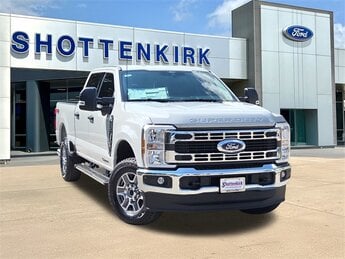 2025 Ford Super Duty F-250 SRW XLT Power Stroke 6.7L V8 DI 32V OHV Turbodiesel Engine Truck 4 Door