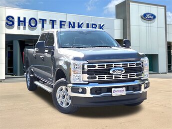2025 Gray Metallic Ford Super Duty F-250 SRW XLT Power Stroke 6.7L V8 DI 32V OHV Turbodiesel Engine Truck 4X4