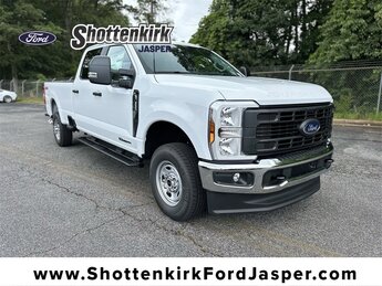 2025 Ford Super Duty F-350 SRW XL 4 Door 4X4 Truck Automatic Power Stroke 6.7L V8 DI 32V OHV Turbodiesel Engine