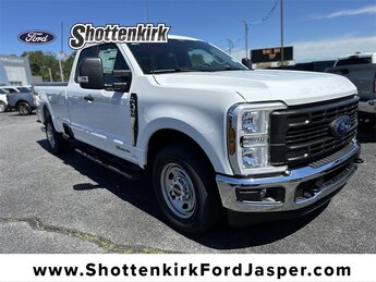 2025 Oxford White Ford Super Duty F-350 SRW XL 4 Door Truck RWD