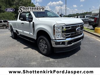 2025 Ford Super Duty F-350 SRW XLT 4X4 Truck Automatic 7.3L V8 PFI SOHC 16V Federal 405hp Engine 4 Door