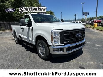 2025 Oxford White Ford Super Duty F-250 SRW XL Automatic Power Stroke 6.7L V8 DI 32V OHV Turbodiesel Engine RWD 2 Door Truck