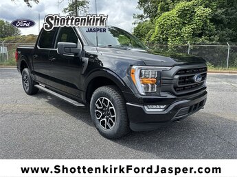 2022 Ford F-150 XLT 4 Door 2.7L V6 EcoBoost Engine Automatic 4X4
