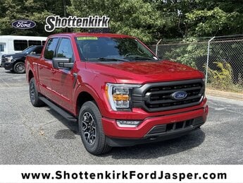 2022 Ford F-150 XLT 4 Door Truck 2.7L V6 EcoBoost Engine 4X4 Automatic