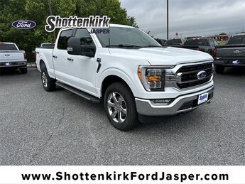 2022 Oxford White Ford F-150 XLT Automatic 4X4 3.5L V6 EcoBoost Engine Truck 4 Door