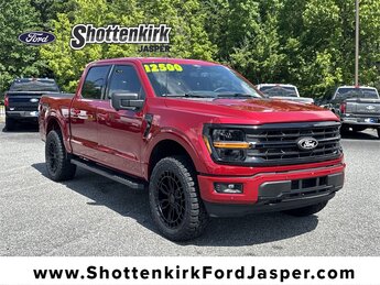 2025 Rapid Red Metallic Tinted Clearcoat Ford F-150 XLT 4X4 Truck Automatic 2.7L V6 EcoBoost Engine