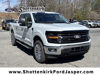 2025 Space White Metallic Ford F-150 XLT 3.5L V6 EcoBoost Engine Truck 4 Door