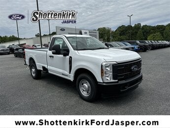 2025 Oxford White Ford Super Duty F-250 SRW XL 2 Door Automatic Truck Power Stroke 6.7L V8 DI 32V OHV Turbodiesel Engine
