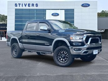 2019 Diamond Black Crystal Pearlcoat Ram 1500 Laramie Truck 4X4 HEMI 5.7L V8 Multi Displacement VVT Engine
