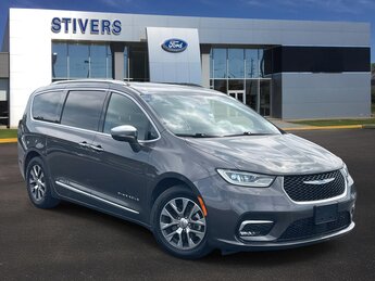2021 Granite Crystal Metallic Clearcoat Chrysler Pacifica Hybrid Pinnacle Van 3.6L V6 Engine Automatic (CVT) FWD