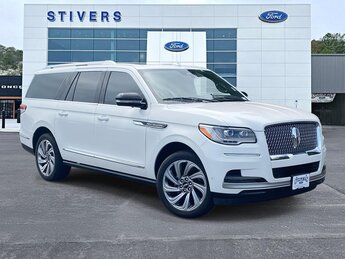 2022 Pristine White Metallic Tri-Coat Lincoln Navigator L Reserve Automatic 4 Door SUV V6 Engine