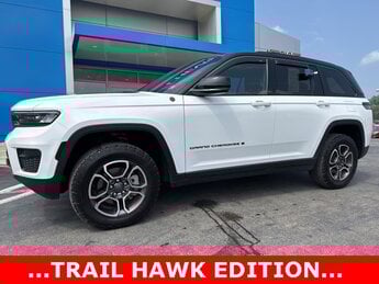 2022 Bright White Clearcoat Jeep Grand Cherokee Trailhawk 3.6L V6 24V VVT Engine 4 Door Automatic SUV 4X4