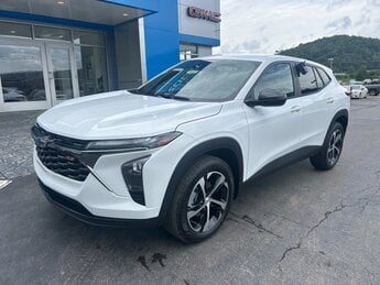 2025 Summit White Chevrolet Trax 1RS 4 Door SUV FWD 1.2L Ecotec Turbo DOHC DI w/VVT Engine