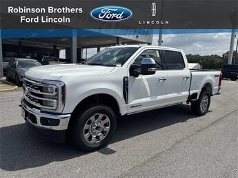 2025 White Ford Super Duty F-250 SRW Lariat Power Stroke 6.7L V8 DI 32V OHV Turbodiesel Engine Automatic Truck 4X4 4 Door