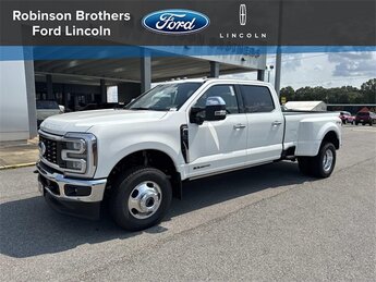 2025 Ford Super Duty F-350 DRW Lariat Truck 4X4 Automatic 4 Door Power Stroke 6.7L V8 DI 32V OHV Turbodiesel Engine