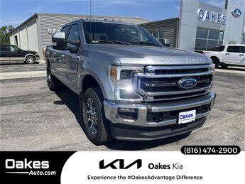 2022 Ford Super Duty F-250 SRW Lariat 4X4 Automatic Truck
